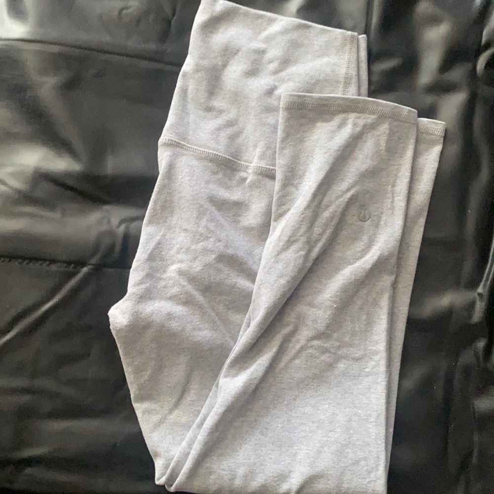 Lulu lemon capris